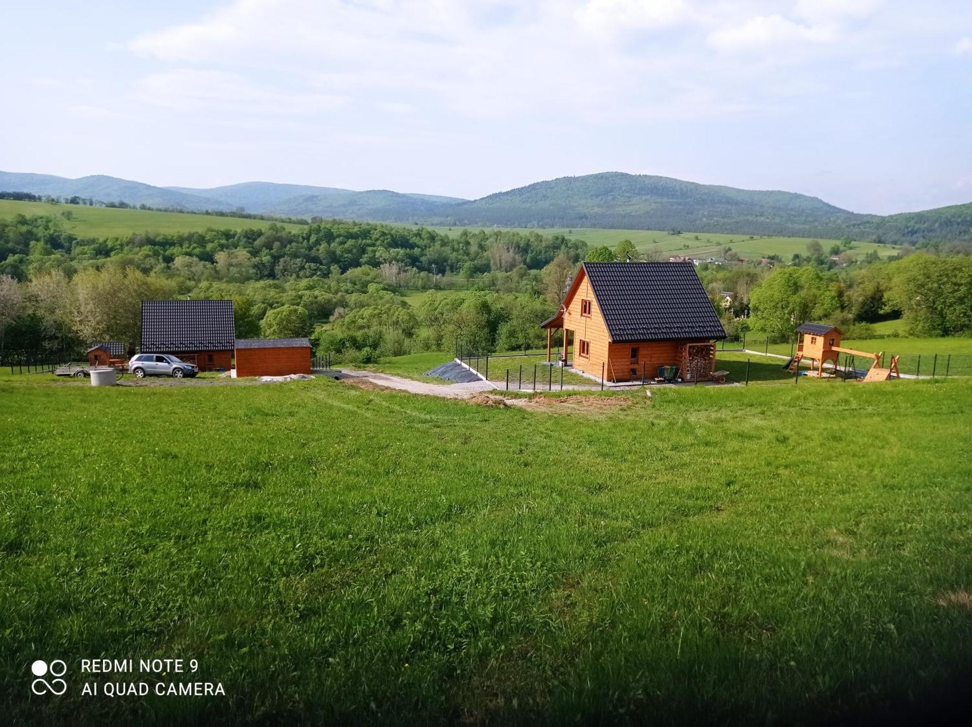 Domek W Swiatkowej Krempna Exterior foto